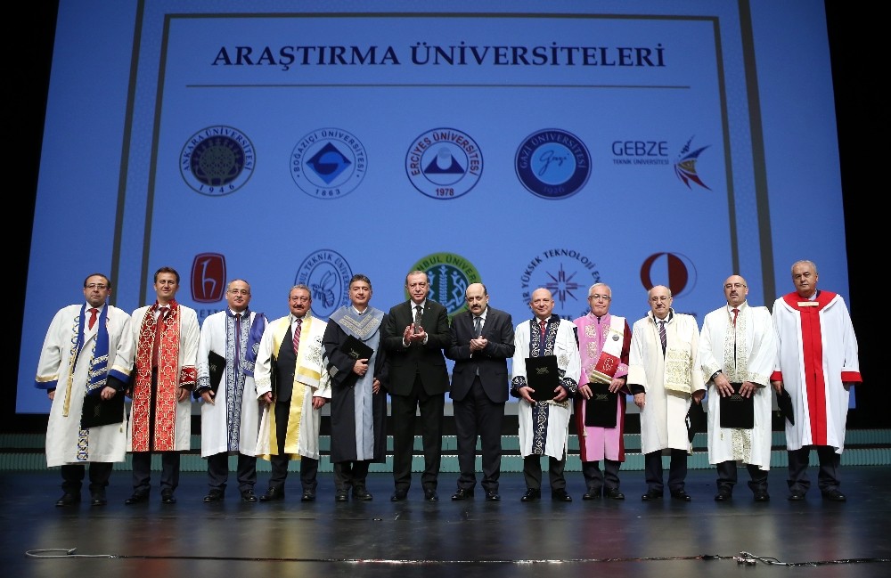 YÖK üstün başarı ödülleri sahiplerini buldu
