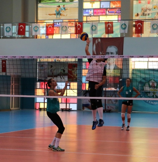 Manisa’nın Sultanları, Vakıfbank hazırlıklarını sürdürüyor