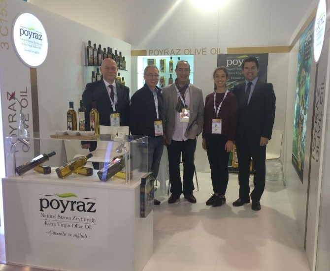 Poyraz, Paris’ten dünyaya açıldı