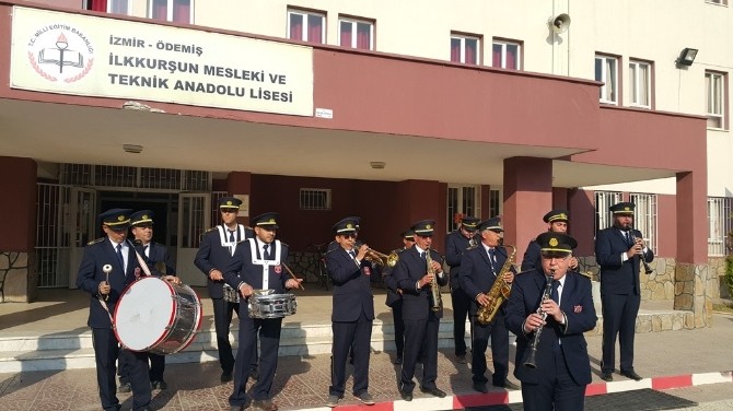Ödemiş Belediye Bandosundan öğrencilere her hafta mini konser
