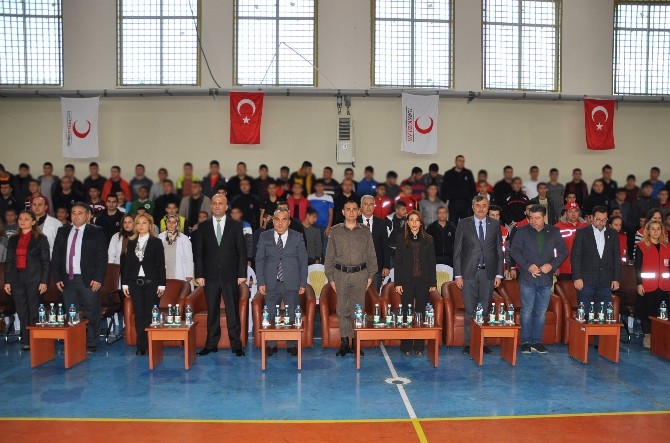 Cezaevinde çocuklar için yılbaşı eğlencesi düzenlendi
