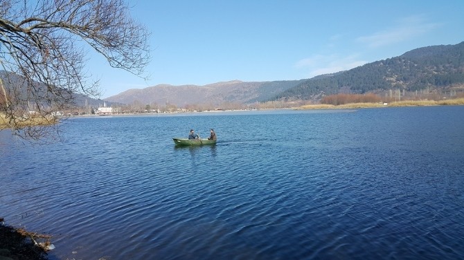 Gölcük Gölüne ziyaretçi akını
