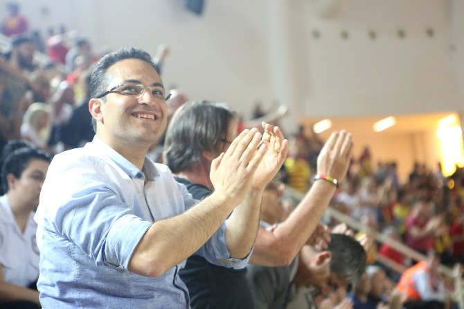 BORNOVA'DA 2018 YATIRIM VE PROJELERLE GEÇTİ