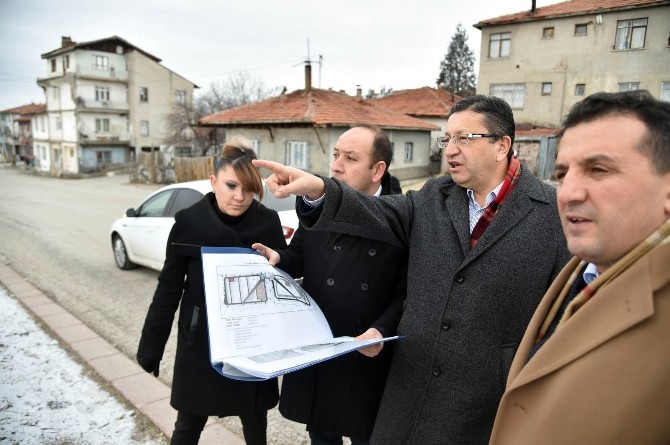 Başkan Tiryaki yapımına başlanacak park alanlarını gezdi