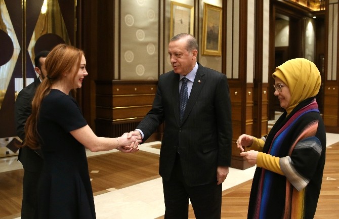 Cumhurbaşkanı Erdoğan, ABD’li ünlü oyuncu Lindsay Lohan’ı kabul etti