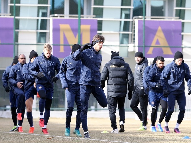 Osmanlıspor’un yeni transferi ilk antrenmana çıktı