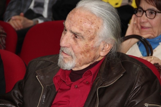 Tiyatronun duayeni Nutku, yaşarken anıldı