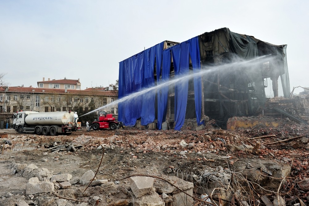 Maltepe Havagazı Fabrikası’nda yıkım işlemleri