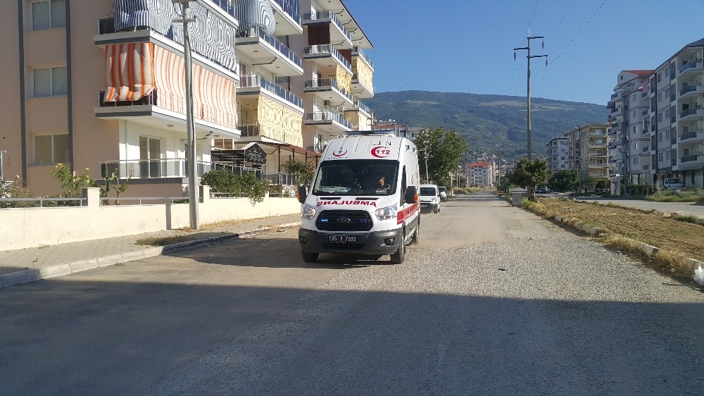 Polis memuru yanlışlıkla kendini vurdu