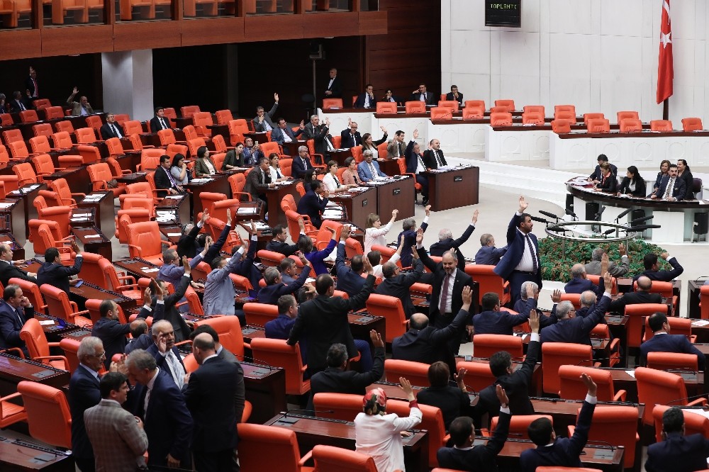 HDP Şırnak Milletvekili Faysal Sarıyıldız’ın milletvekilliği düşürüldü