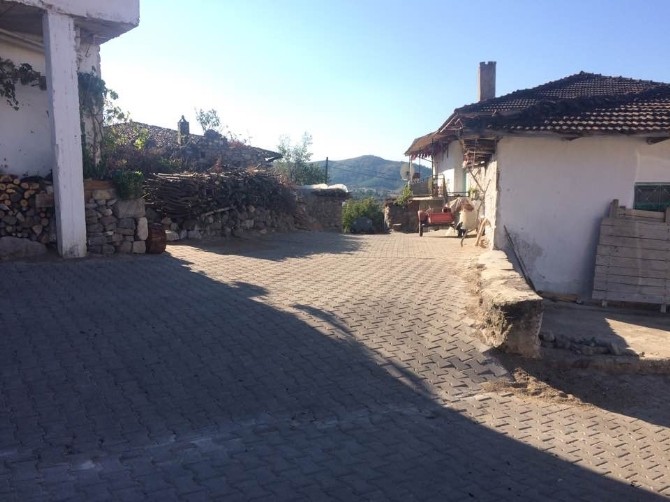 Selendi kilit parke taşıyla kaplandı