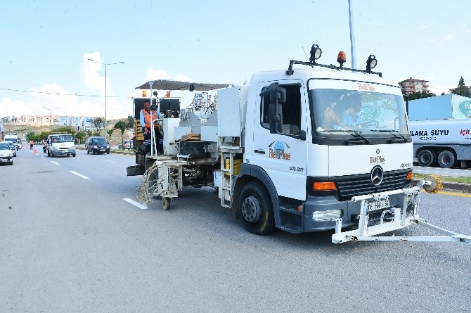 Başkent yollarına bin 500 kilometre yeni yol çizgisi