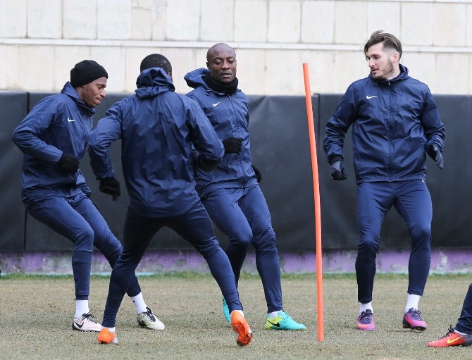 Osmanlıspor kupa hazırlıklarına başladı
