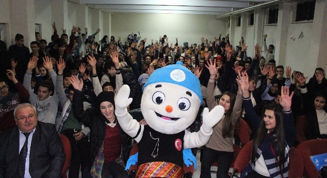 KILIÇ'DAN KIŞ FESTİVALİ MASKOTU İLE SELFİE