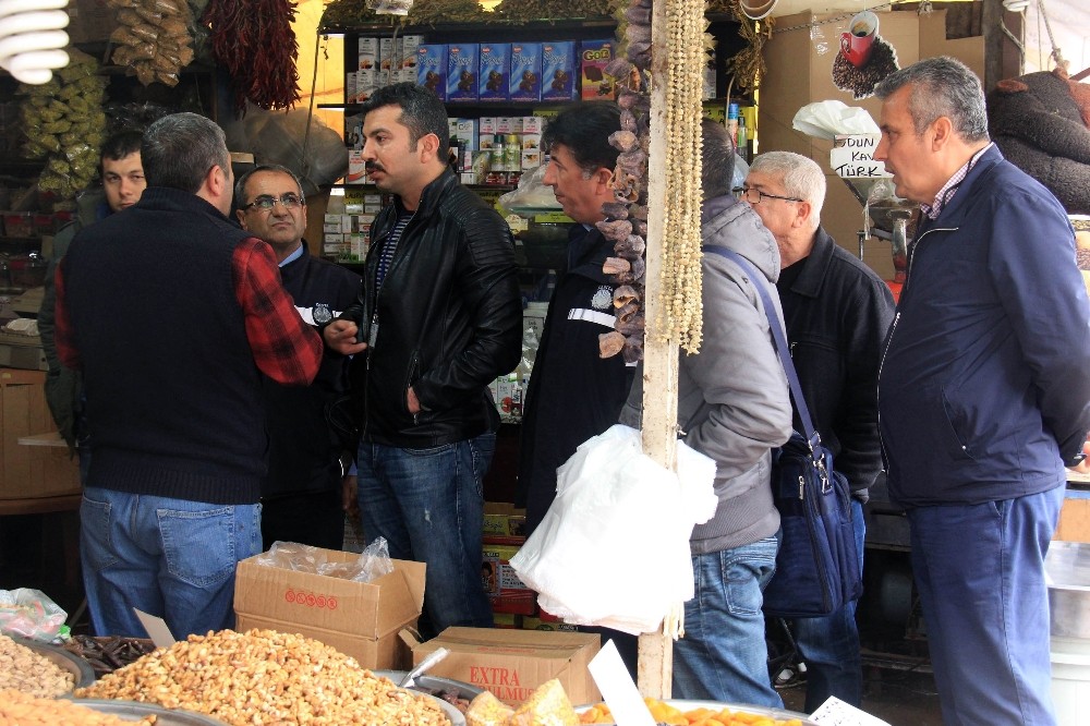 Sağlıksız koşullarda üretilen kuru gıda maddeleri imha edildi