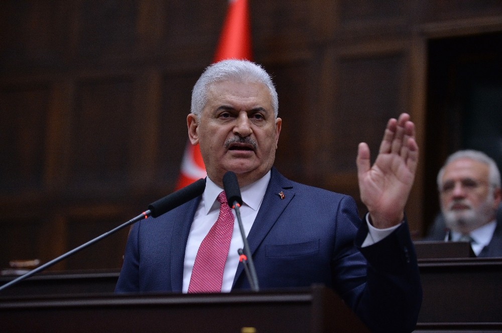 Başbakan Yıldırım bayrak tartışmasına son noktayı koydu
