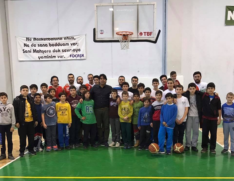 Foça’nın basketbolcuları amatör lige bileniyor