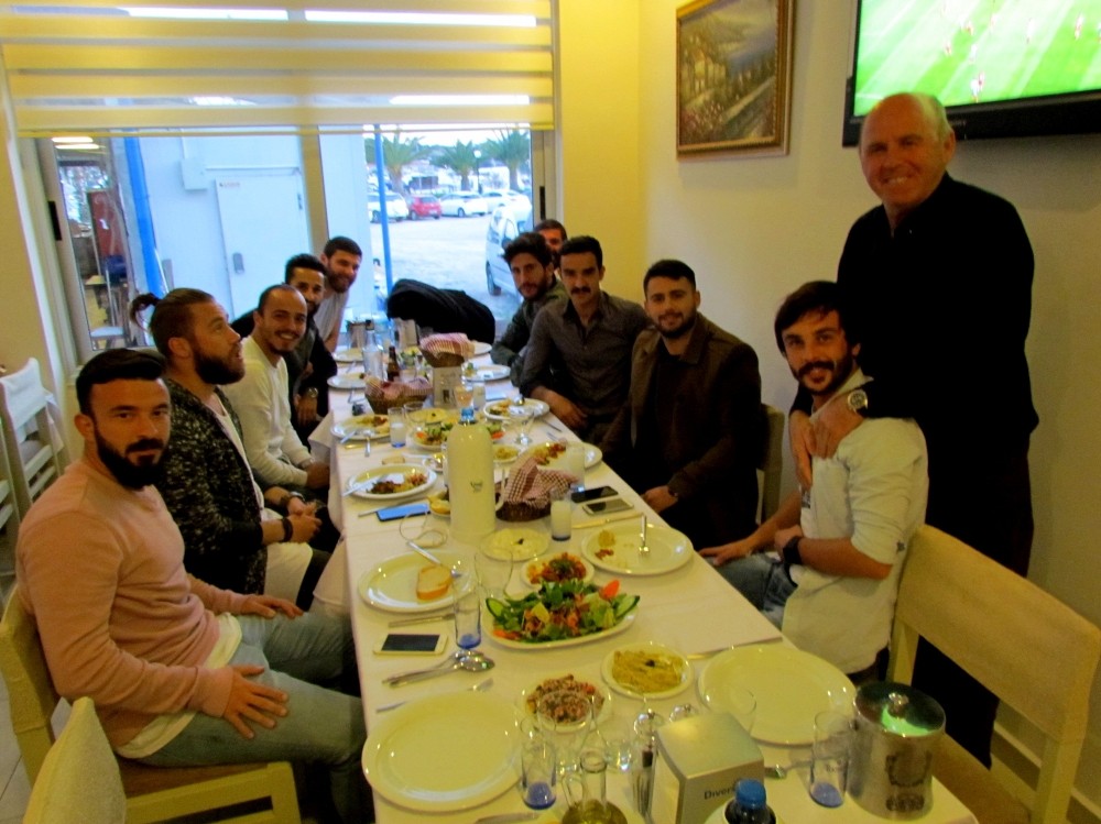 Çeşme Belediyespor sezon yorgunluğunu attı