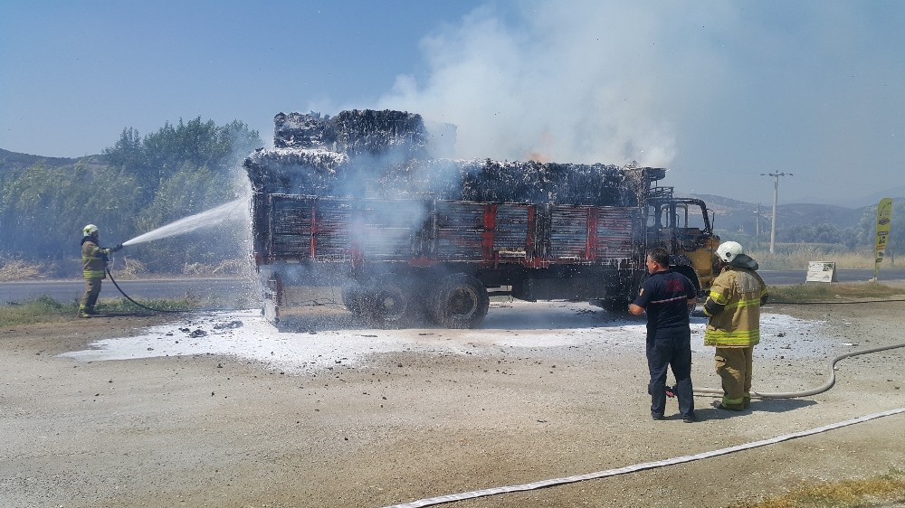 Yangına bakıyordu, bir anda kullandığı araç alev topuna döndü