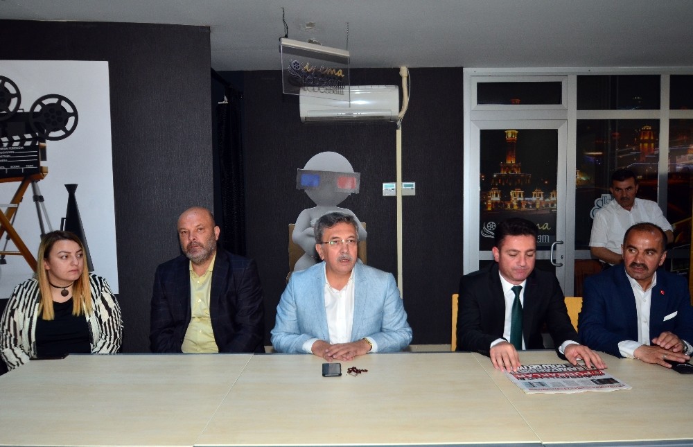 Başkan Çetin personeliyle bayramlaştı