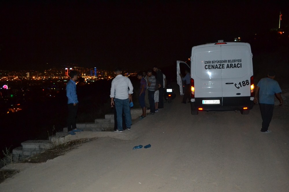 Oyun oynadıkları sırada ceset buldular