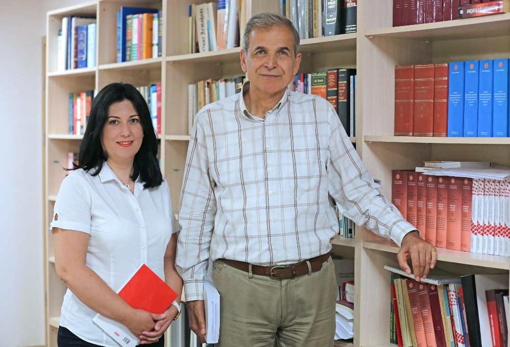 Yaşar Üniversiteli akademisyenlere büyük onur