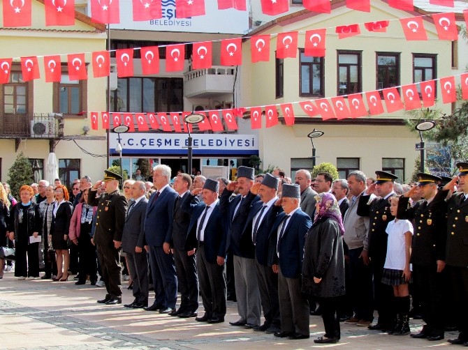 İzmir’in ilçelerini ’Cumhuriyet’ coşkusu sardı