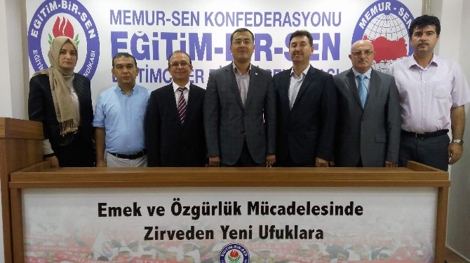 Eğitim Bir-Sen’den Cumhuriyet Bayramı mesajı