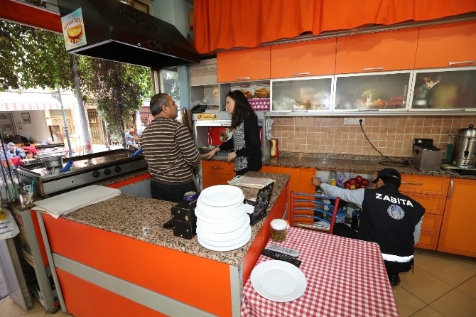 Selçuk’ta hijyen denetimleri sürüyor