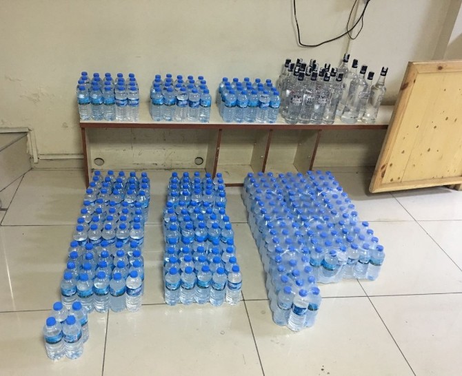 İzmir’de sahte rakı operasyonu