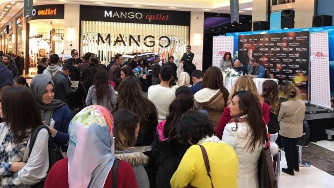 Kahraman Tazeoğlu ve Hamdi Kan ‘Mor’da buluştu