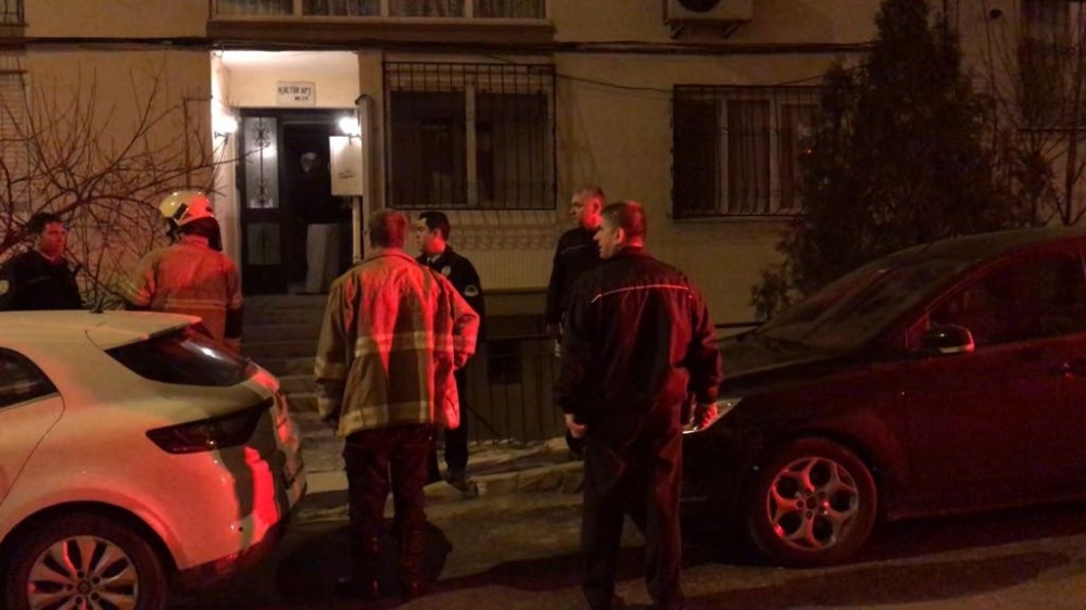 İzmir’de bir apartmanda patlama meydana geldi