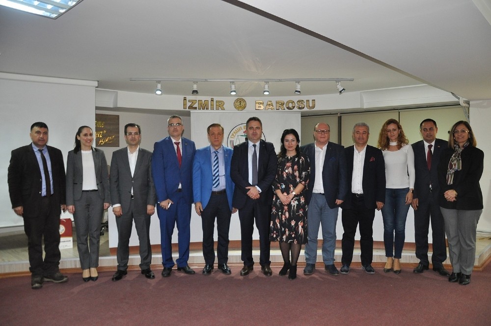 İzmir Barosundan ’Hayvan hakları’ paneli