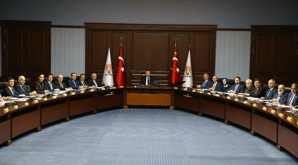 AK Parti MKYK Cumhurbaşkanı Erdoğan Başkanlığında başladı