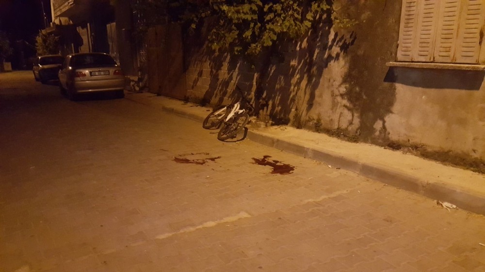 Bisikletiyle kamyonun altında kaldı