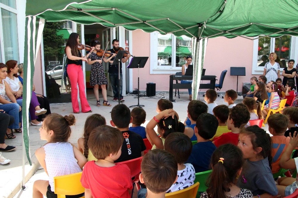 Güle oynaya müzik eğitimi