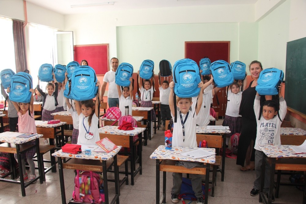 Başkan Soylu’dan öğrencilere hediye