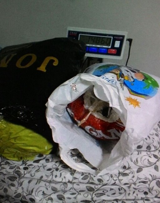 2 araçta 32 kilo esrar ele geçirildi
