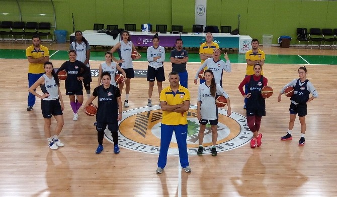 İZMİR'İN KIZLARI SÜPER LİGE GÖZLERİNİ DİKTİ