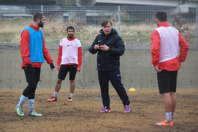 Karşıyaka hazırlıklara başladı
