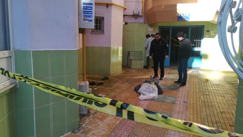 8. kattan düşen elektrikçi hayatını kaybetti