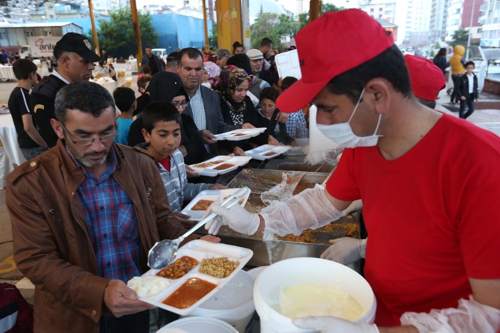 Şentepeliler iftarda buluştu
