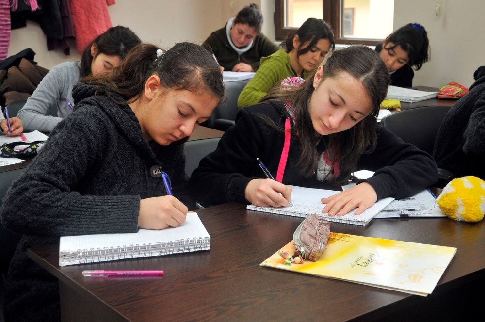 Çağlayan Gençlik Projesi şimdi de Karşıyaka’da