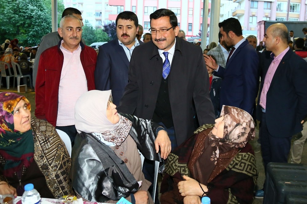 Keçiören’de 3 mahalle iftarda buluştu