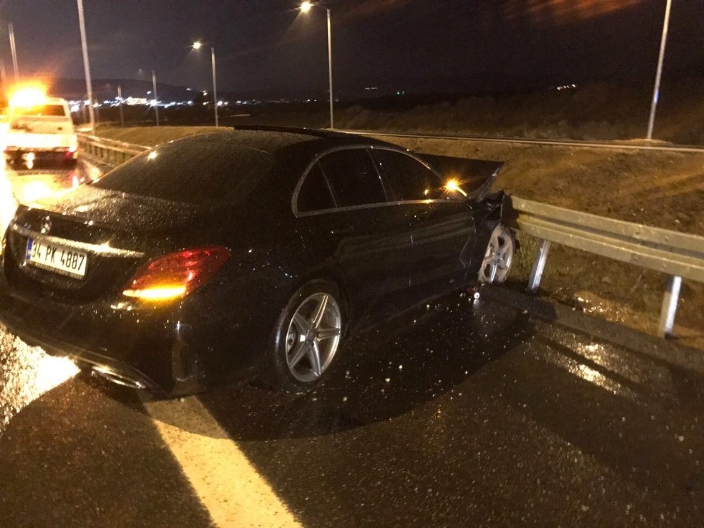 İzmir’de feci kaza: 3 ölü, 1 ağır yaralı