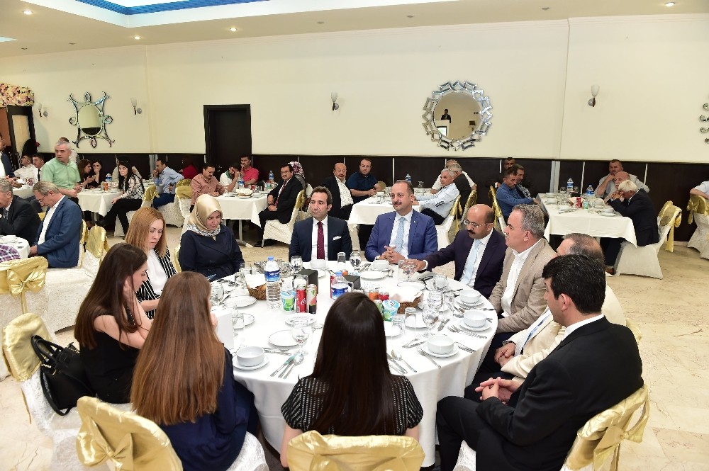 Başkan Akgül’den Bingöl Valiliğine atanan Kaymakam Mantı’ya veda yemeği