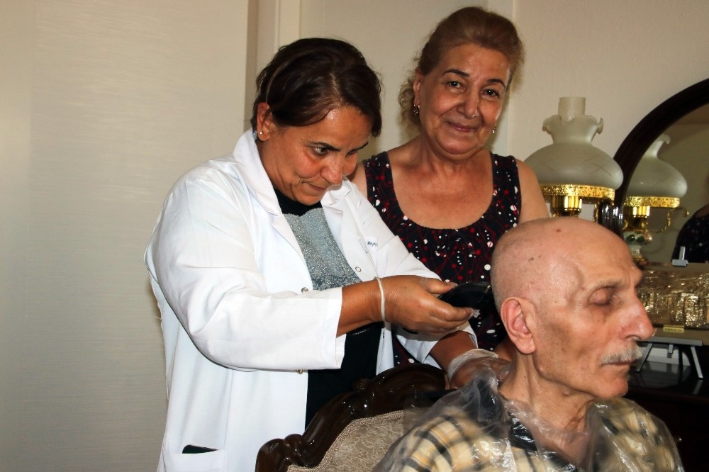 Çankayalılar evde berber hizmetinden memnun