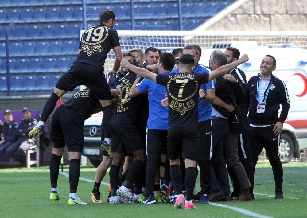 Süper Lig: Osmanlıspor: 2 - Kasımpaşa: 0 (İlk yarı)