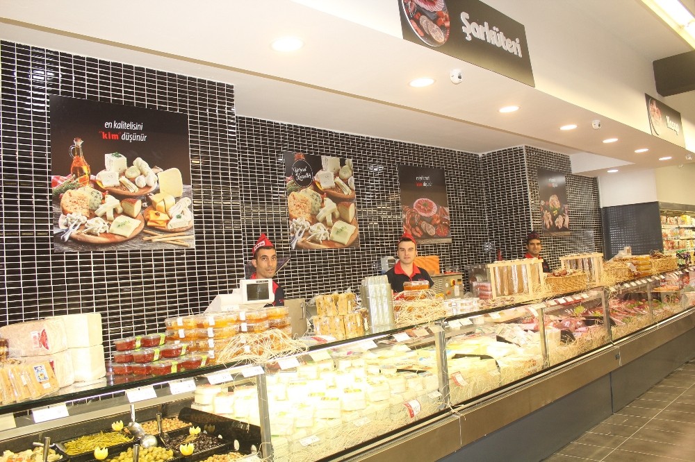 KİM Market Ailesi’nden İzmir’e 11. mağaza