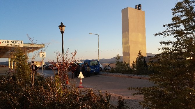 Demirci’de traktör devrildi: 1 ölü, 3 yaralı